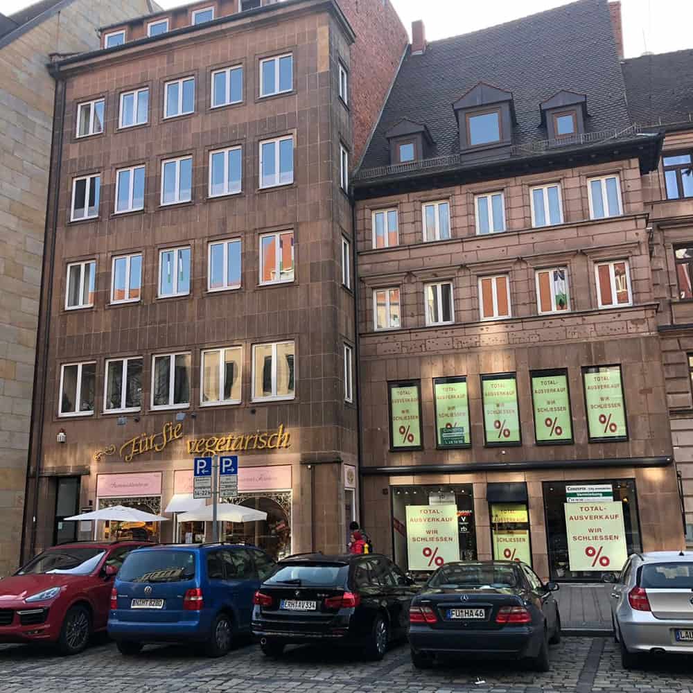 Hefnersplatz 4-6 / Josephsplatz 11, 90402 Nürnberg